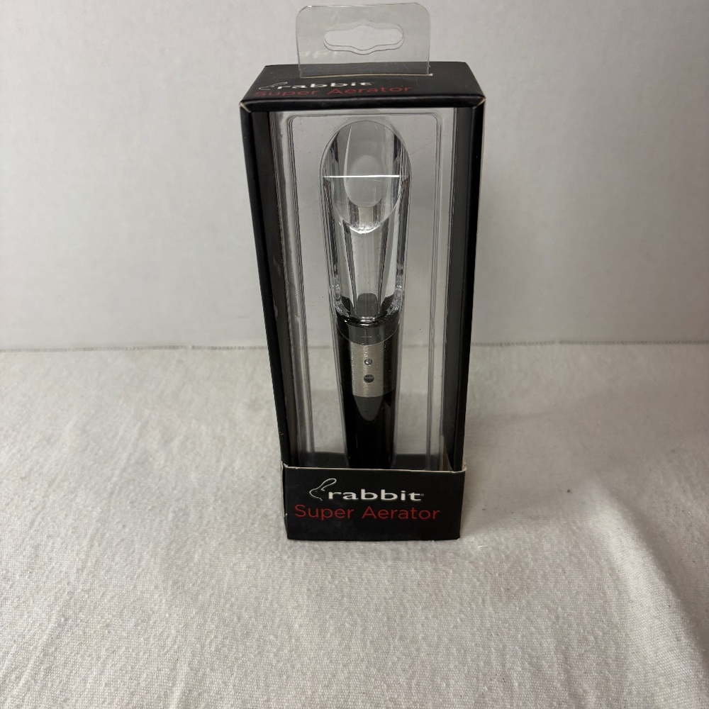 New Rabbit Wine Super Aerator Dripless Pour Spout  Black Silver Never Opened